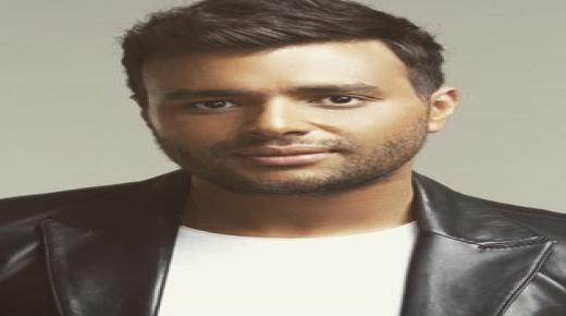 رامي صبري يحتفل بتصدر “انتي جنان” الأغاني العربية على سبوتيفاي